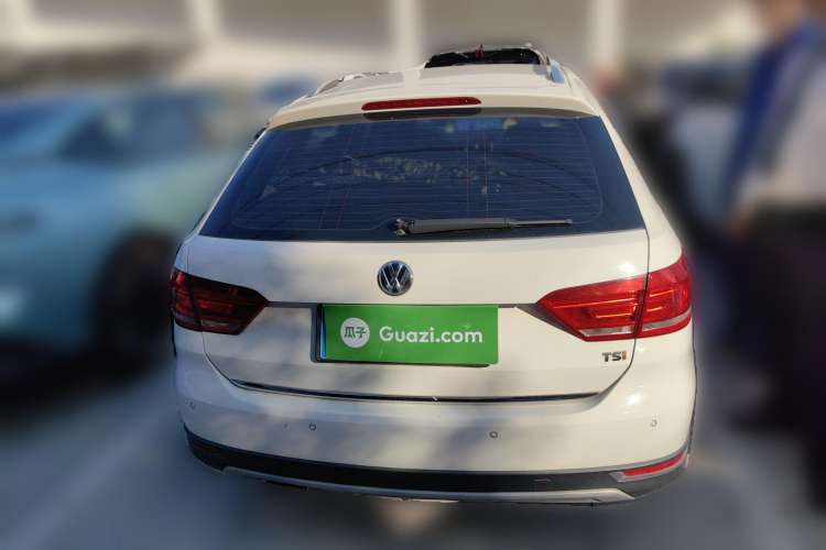 Used Volkswagen Cross Lavida 2014 1.4TSI DSG
