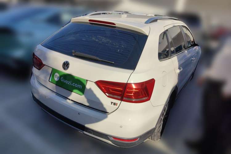 Used Volkswagen Cross Lavida 2014 1.4TSI DSG
