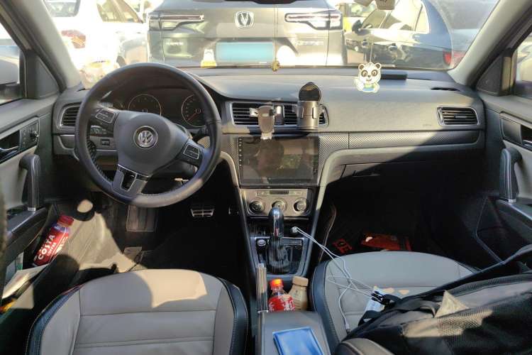 Used Volkswagen Cross Lavida 2014 1.4TSI DSG
