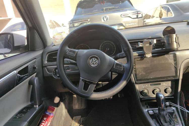 Used Volkswagen Cross Lavida 2014 1.4TSI DSG
