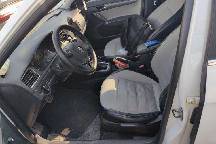 Used Volkswagen Cross Lavida 2014 1.4TSI DSG
