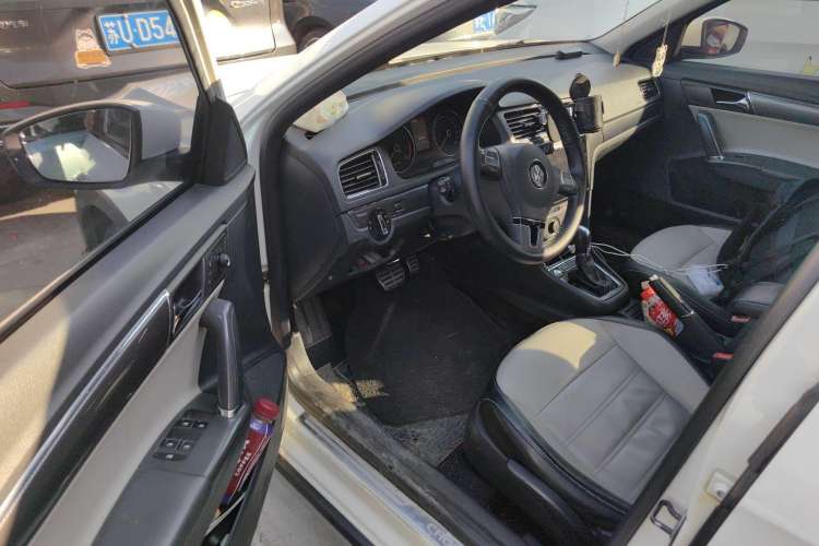 Used Volkswagen Cross Lavida 2014 1.4TSI DSG
