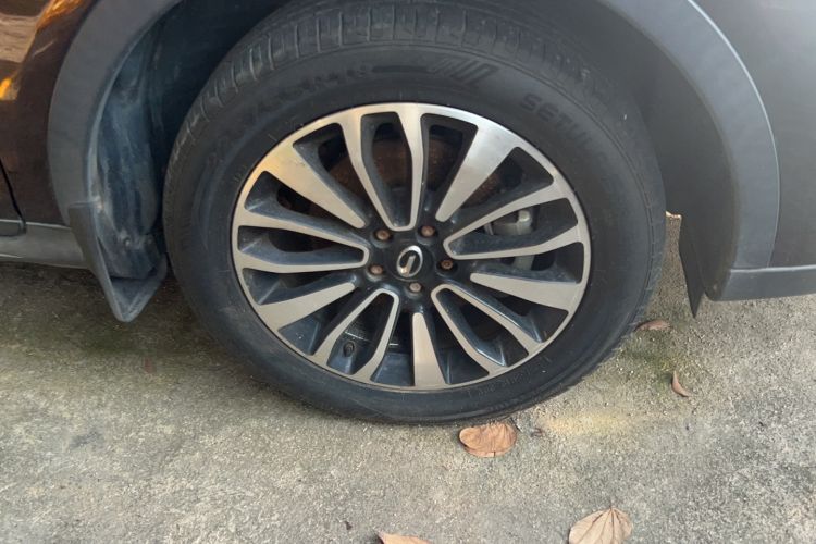 Used GAC Trumpchi GS5 Super 2015 2.0L Automatic Two-Wheel Drive Luxury Navigation Edition
