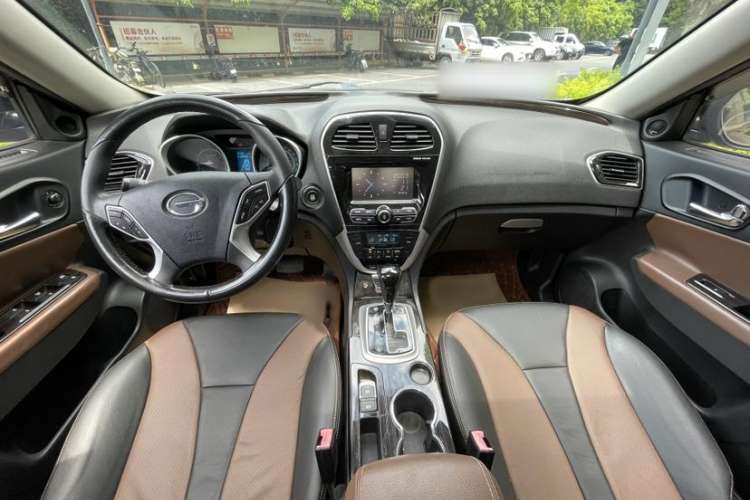 Used GAC Trumpchi GS5 Super 2015 2.0L Automatic Two-Wheel Drive Luxury Navigation Edition
