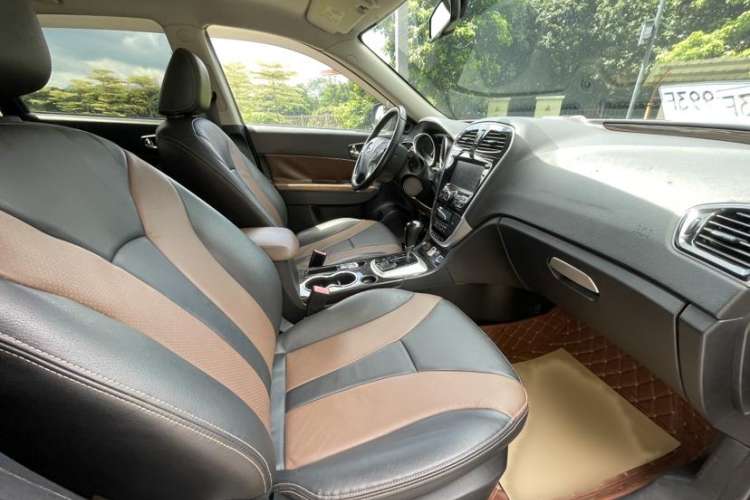 Used GAC Trumpchi GS5 Super 2015 2.0L Automatic Two-Wheel Drive Luxury Navigation Edition
