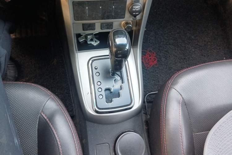 Used Geely Auto Classic Emgrand 2013 Hatchback 1.8L CVT Elite Model
