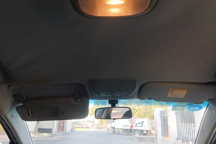 Used Geely Auto Classic Emgrand 2013 Hatchback 1.8L CVT Elite Model
