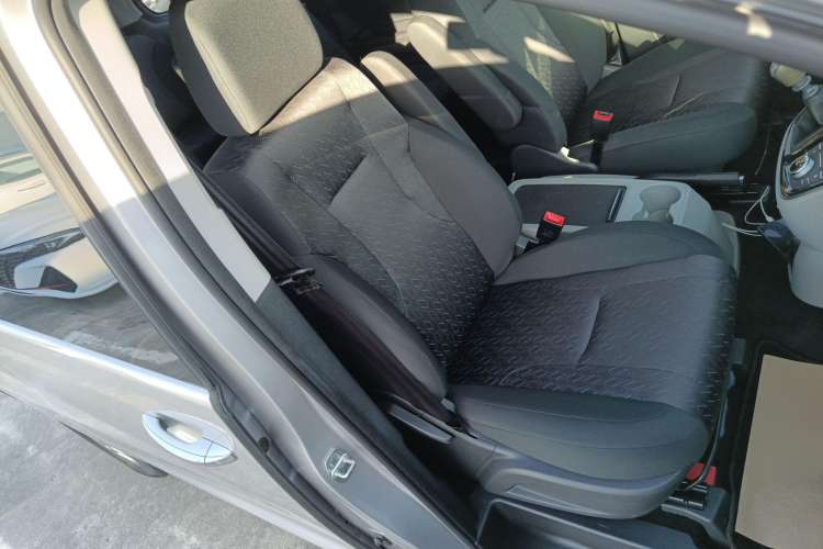 Used JAC Refine M4 2017 1.9T Diesel Manual Luxury Model