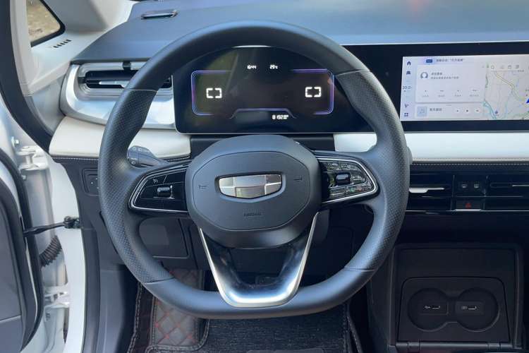 Used Geometry E Firefly 2022 401 km Linglong Tiger 4 Seats