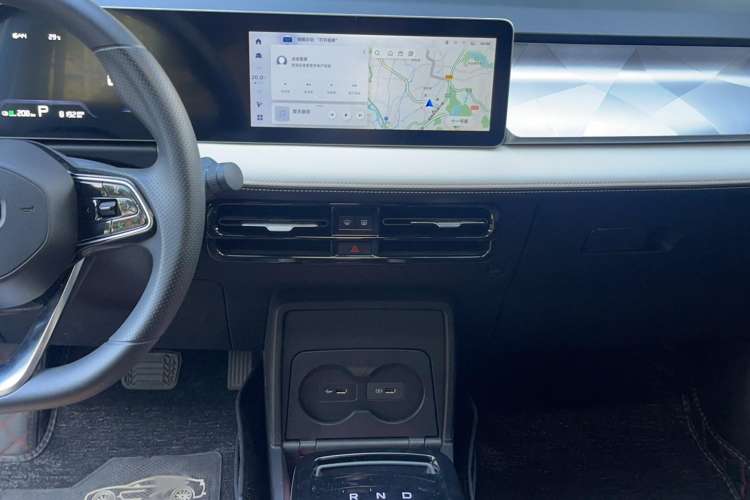 Used Geometry E Firefly 2022 401 km Linglong Tiger 4 Seats