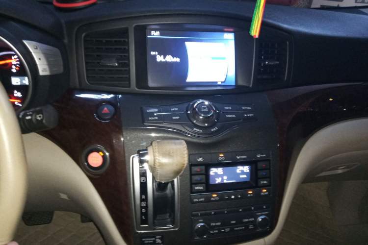 Used Nissan Quest 2015 3.5L SL Audio And AC Panel