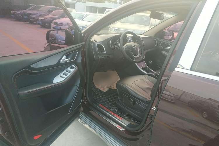 Used Baojun 560 2016 1.5T Manual Comfort Edition
