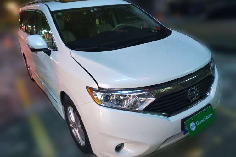 Used Nissan Quest 2015 3.5L SL Front Right 45 Deg