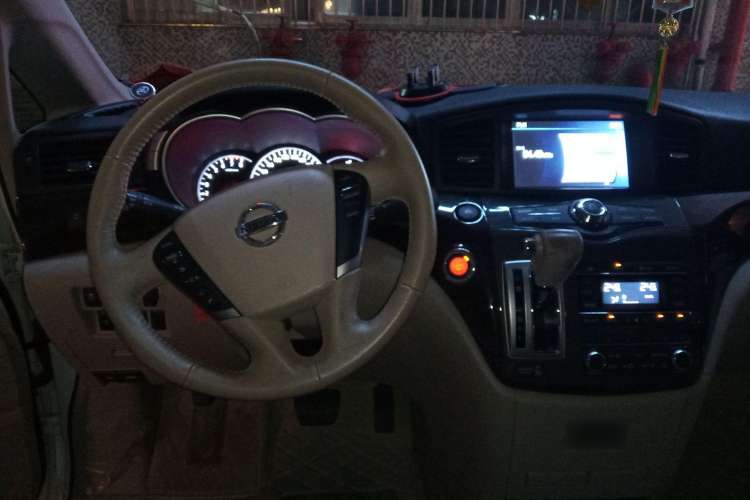 Used Nissan Quest 2015 3.5L SL Center Console