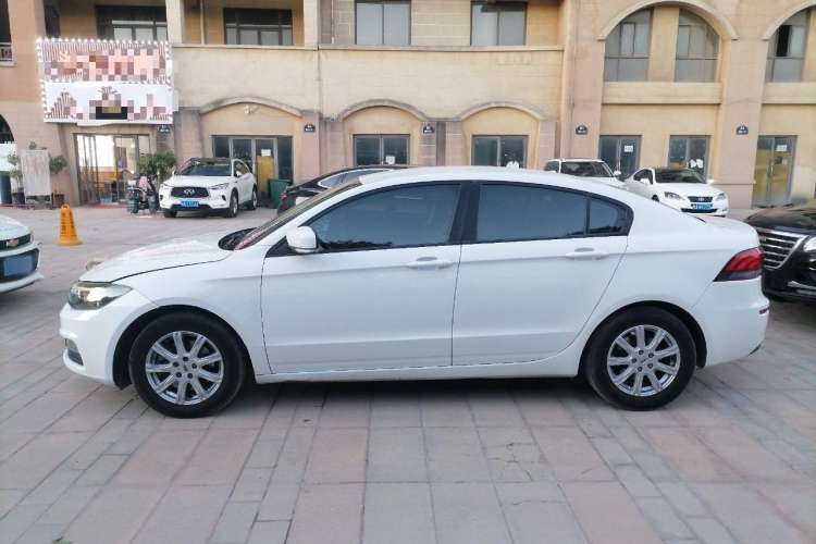 Used Qoros 3 2018 Sedan 1.6L Automatic Leading Model
