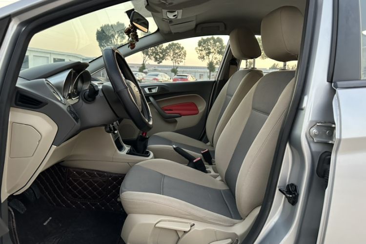 Used Ford Fiesta 2011 Sedan 1.5L Manual Fashion Edition
