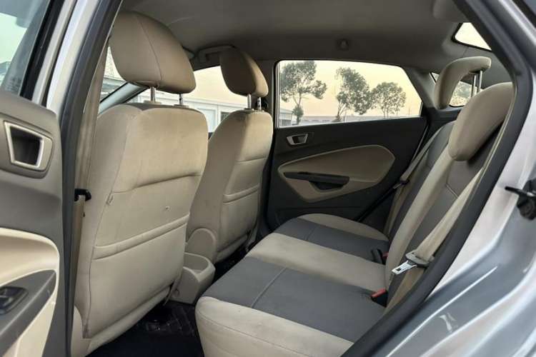Used Ford Fiesta 2011 Sedan 1.5L Manual Fashion Edition
