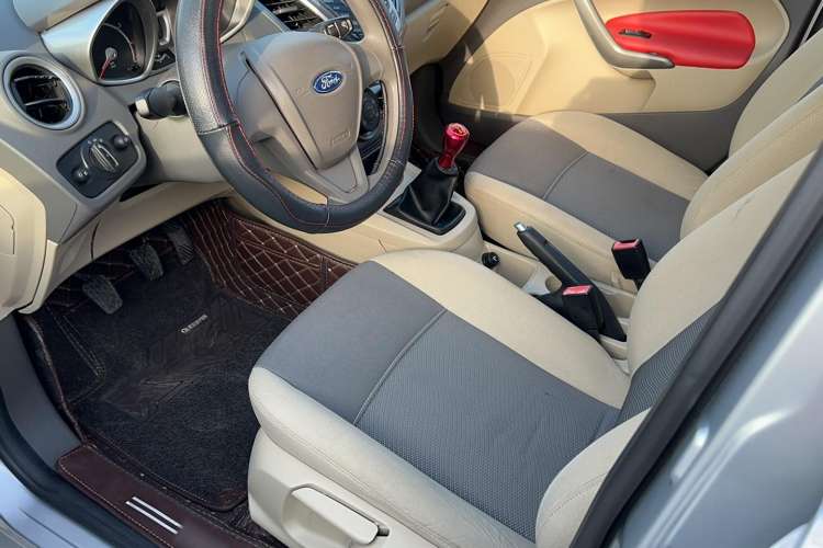 Used Ford Fiesta 2011 Sedan 1.5L Manual Fashion Edition
