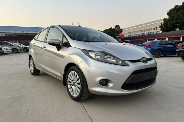 Used Ford Fiesta 2011 Sedan 1.5L Manual Fashion Edition
