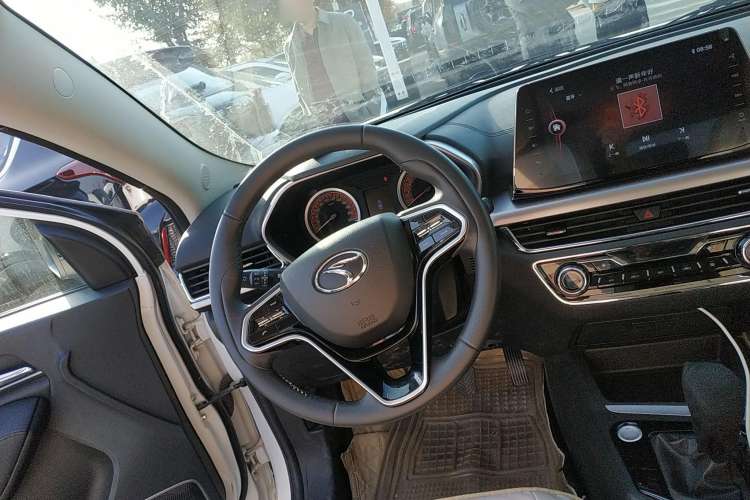 Used Soueast DX5 2021 1.5L Manual Deluxe Upgrade Version
