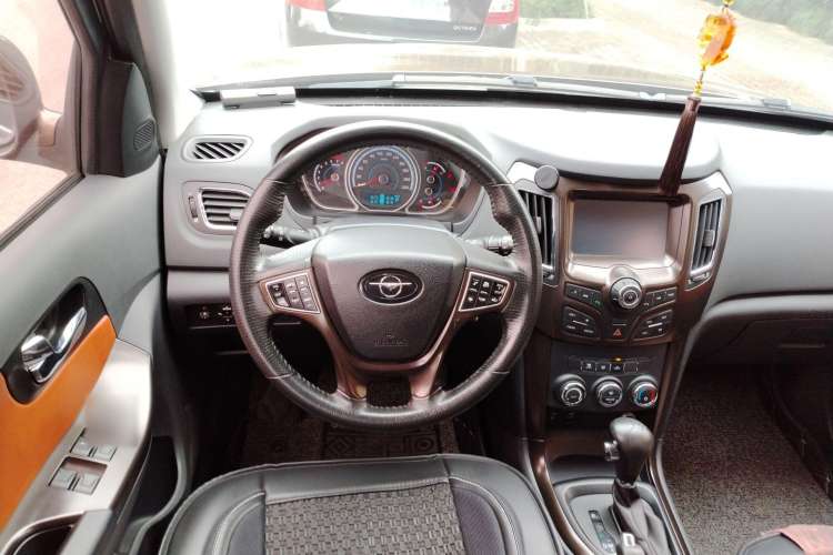 Used Haima S7 2015 2.0L Automatic Smart Enjoyment Version
