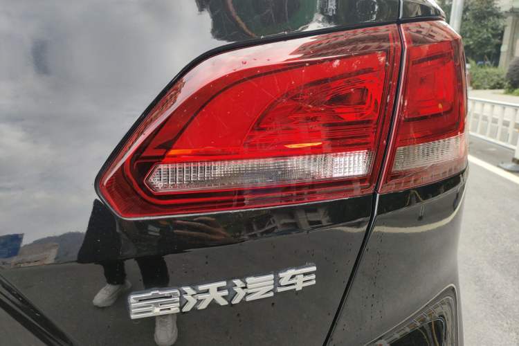 Used BORGWARD BX7 2016 28T Two-Wheel Drive Luxury Version 5 Seats
