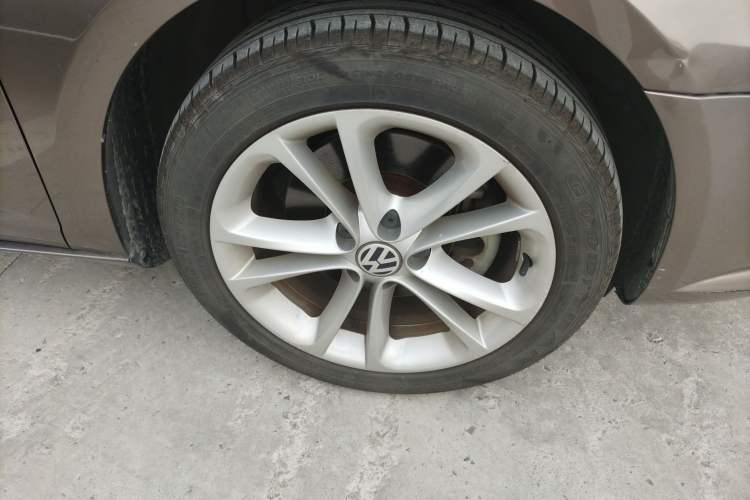 Used Volkswagen CC 2011 2.0 TSI Ultimate Edition Right Front Wheel Hub