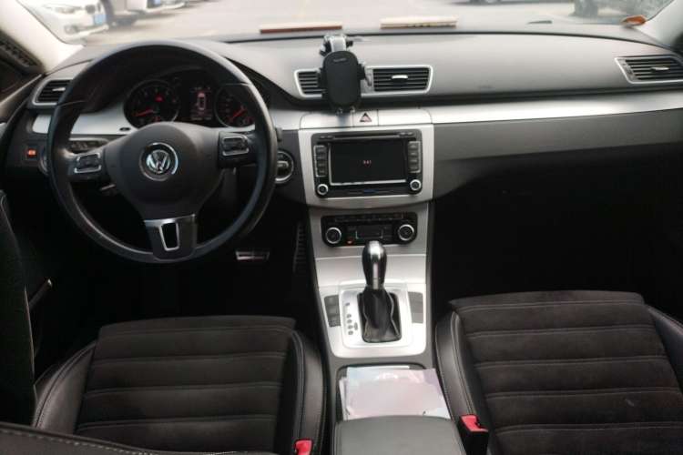Used Volkswagen CC 2011 2.0 TSI Ultimate Edition Center Console