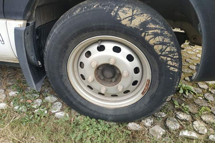 Used JAC Sunray 2019 1.9T Fuel-Efficient Platinum Edition 3-Seat Star Logistics Van
