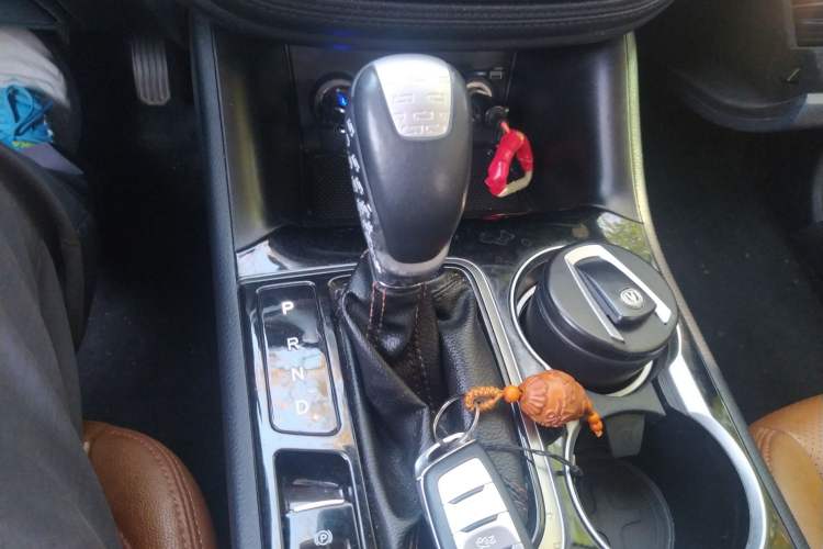 Used CHANGAN CS95 2018 2.0T Four-Wheel Drive Glory Edition
