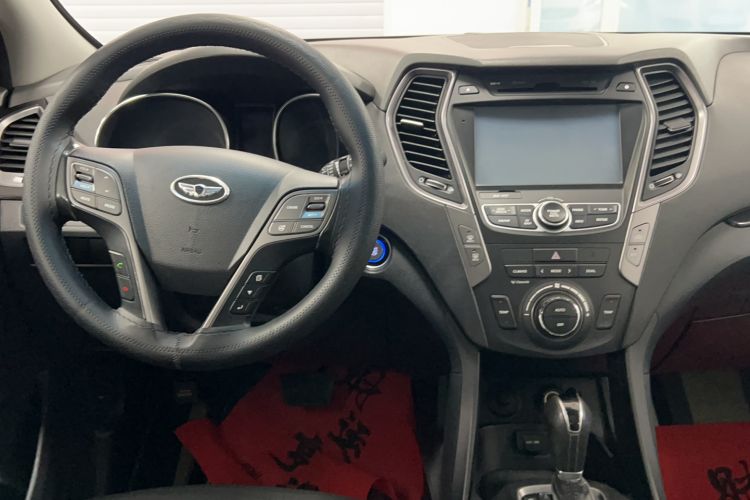 Used Hyundai Santa Fe Classic 2013 3.0L 4x4 Comfort Edition with Navigation 7 Seats Euro IV