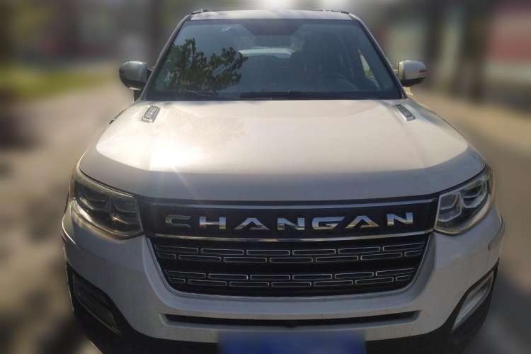 Used CHANGAN CS95 2018 2.0T Four-Wheel Drive Glory Edition
