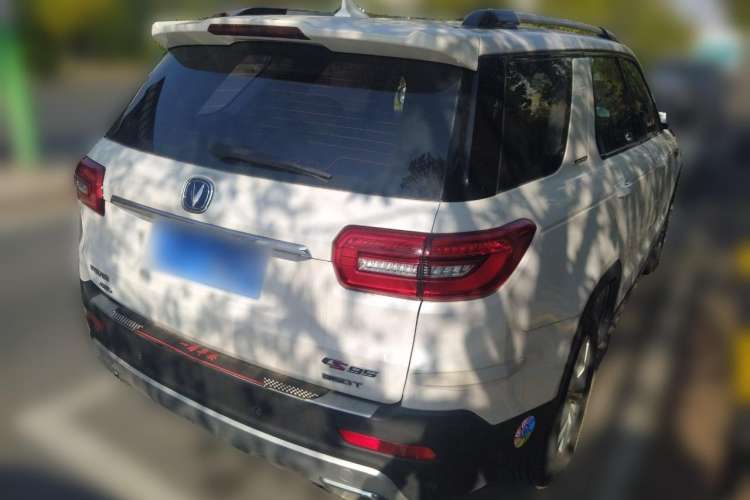 Used CHANGAN CS95 2018 2.0T Four-Wheel Drive Glory Edition
