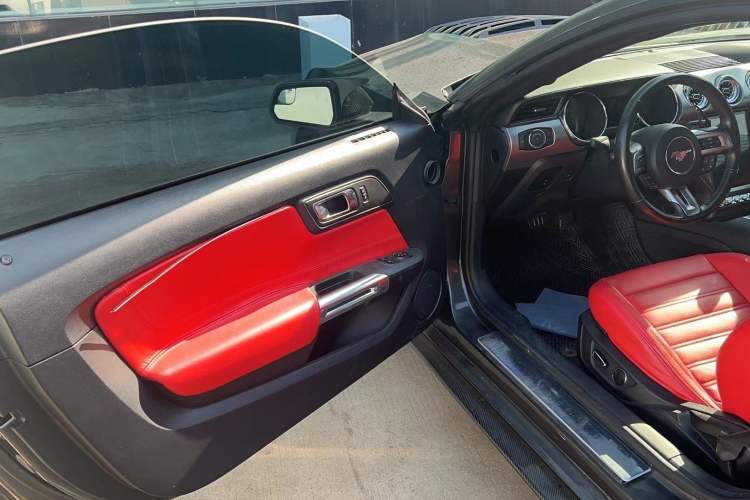 Used Ford Mustang 2015 2.3T Performance Edition
