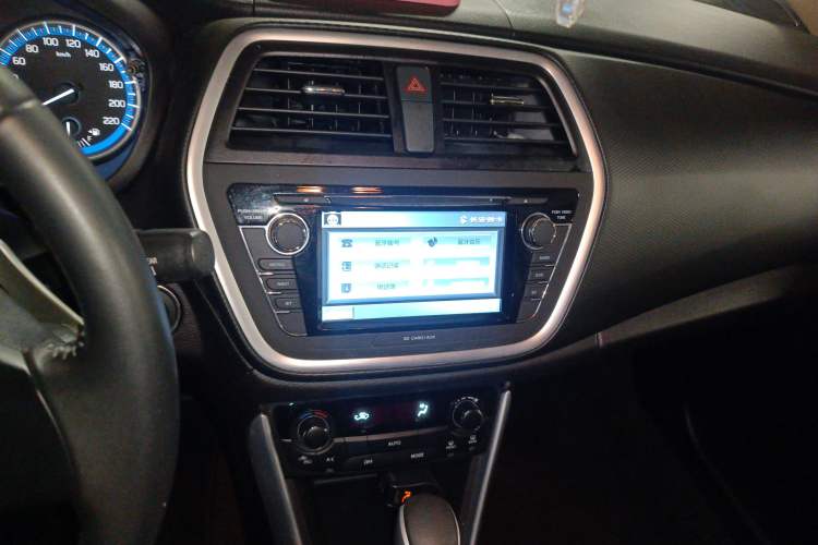 Used Suzuki S-Cross 2014 1.6L CVT Two-Wheel Drive Elite Version