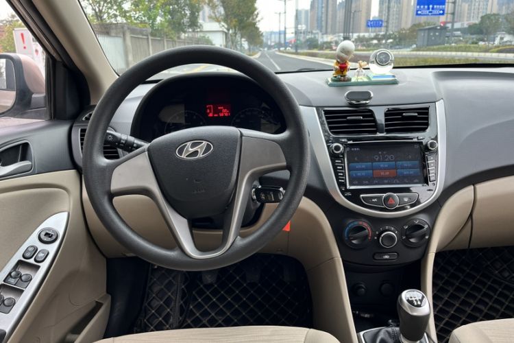 Used Hyundai Verna (older generation) 2014 1.4L Manual Smart GLS Trim