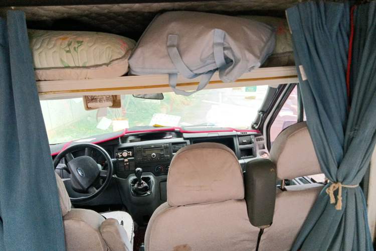 Used Ford Transit Custom 2009 2.4T Diesel Standard Version Short Wheelbase Mid-Roof China Stage III