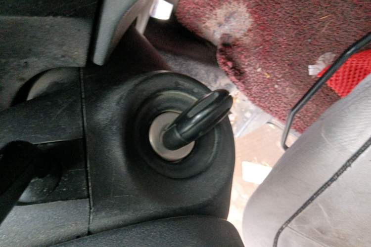 Used Ford Transit Custom 2009 2.4T Diesel Standard Version Short Wheelbase Mid-Roof China Stage III