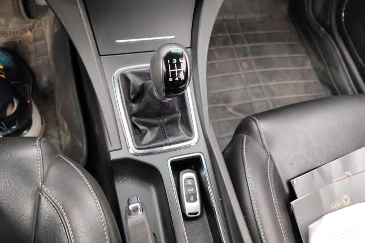 Used Geely Auto Emgrand 2017 Sedan Million Edition 1.5L Manual - Upward Version Gear Lever