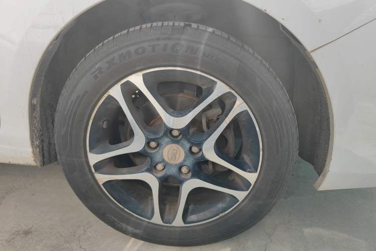 Used BYD G5 2014 1.5TID Automatic Prestige Model
