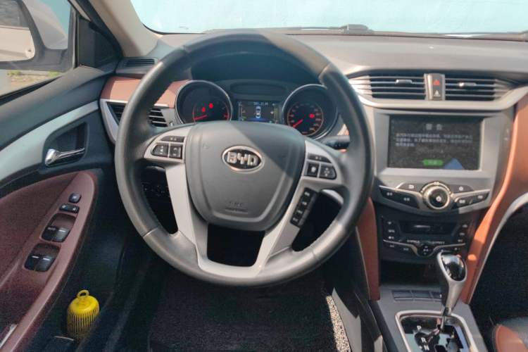 Used BYD G5 2014 1.5TID Automatic Prestige Model

