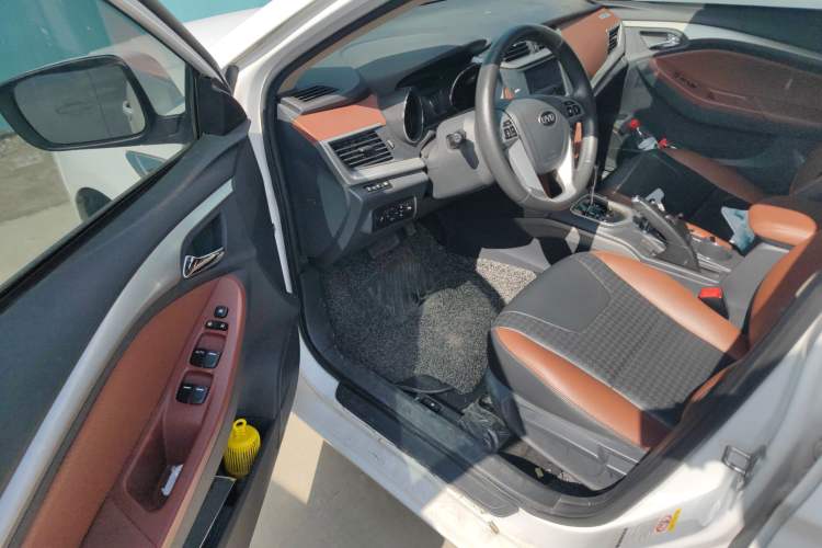 Used BYD G5 2014 1.5TID Automatic Prestige Model
