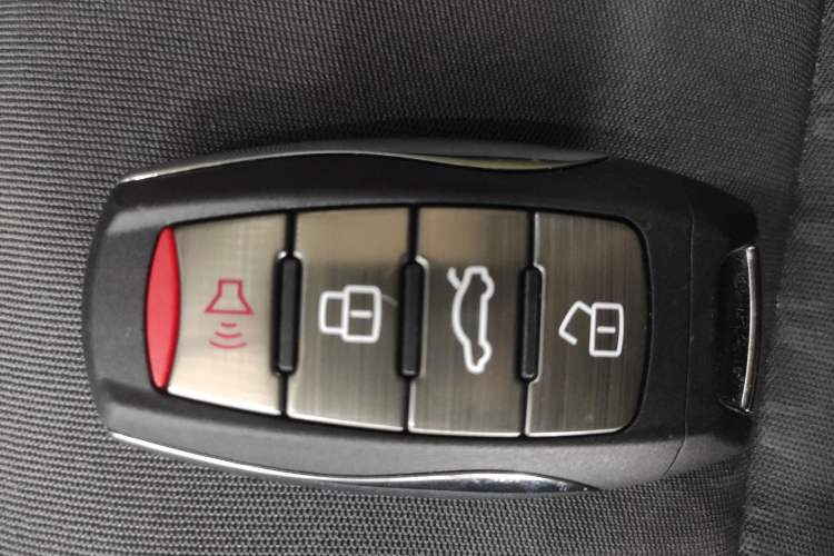 Used ORA Black Cat 2021 301 km Basic Version
