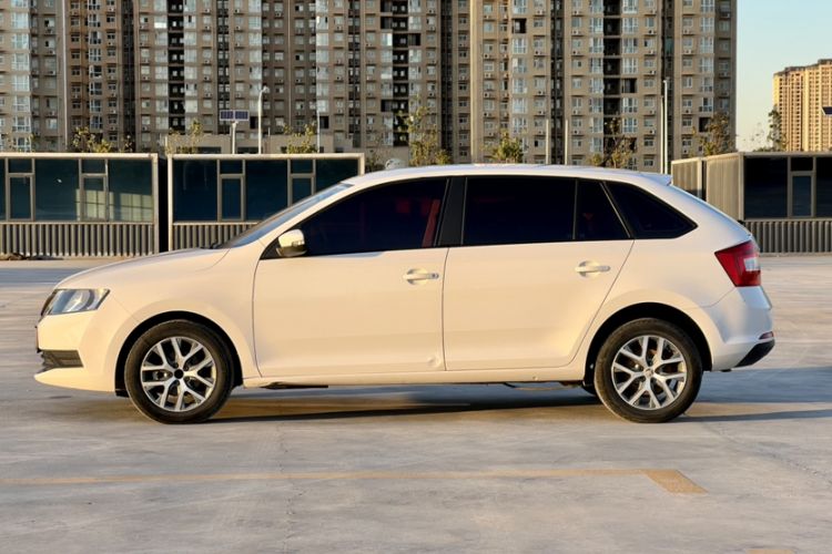 Used Skoda Rapid Spaceback 2018 1.6L Automatic Standard Edition