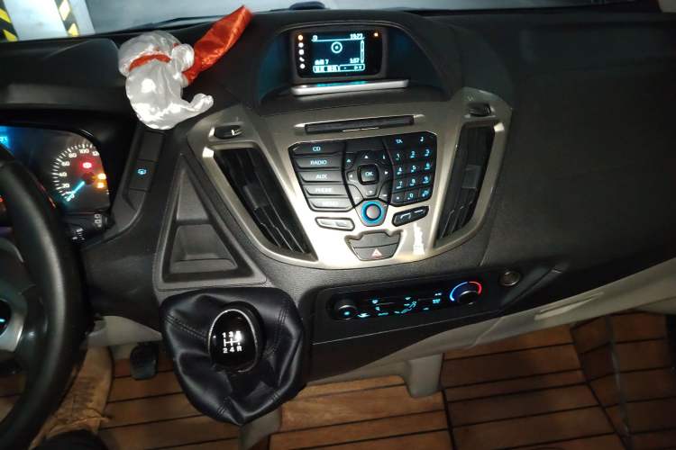 Used Ford Tourneo Custom 2016 2.0T Manual Elite Edition
