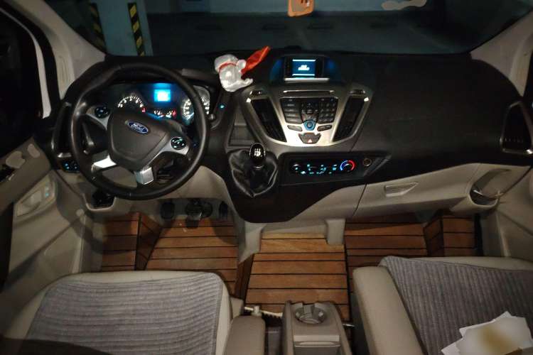 Used Ford Tourneo Custom 2016 2.0T Manual Elite Edition
