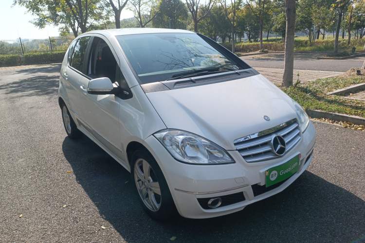 Used Mercedes-Benz A-Class 2011 A 160 Front Right 45 Deg