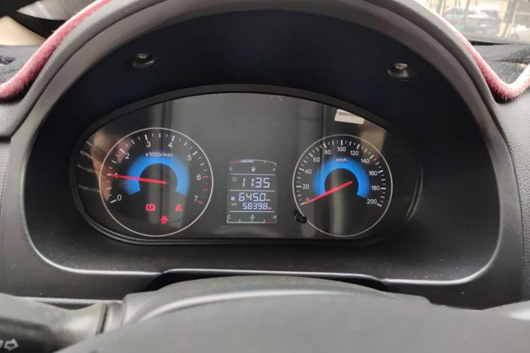 Used Dongfeng Fengon 360 2015 1.5L Manual Comfort II 7-Seater