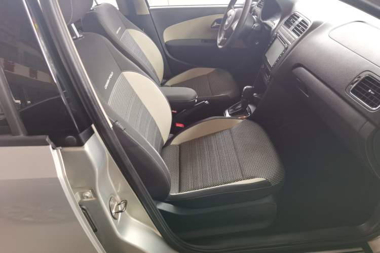 Used Volkswagen Polo 2012 1.6L Cross Polo Automatic Transmission
