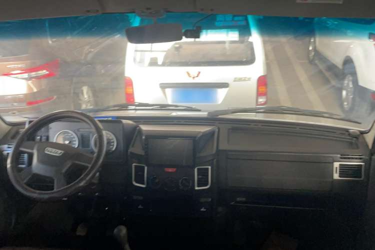 Used Iveco Daily 2017 2.5T A35 Low-Roof 5-7 Seater Passenger Van 47Z5